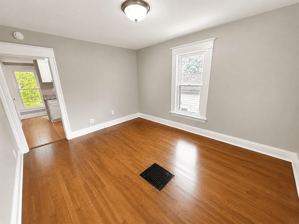 413 E Maple Ave – photo 3