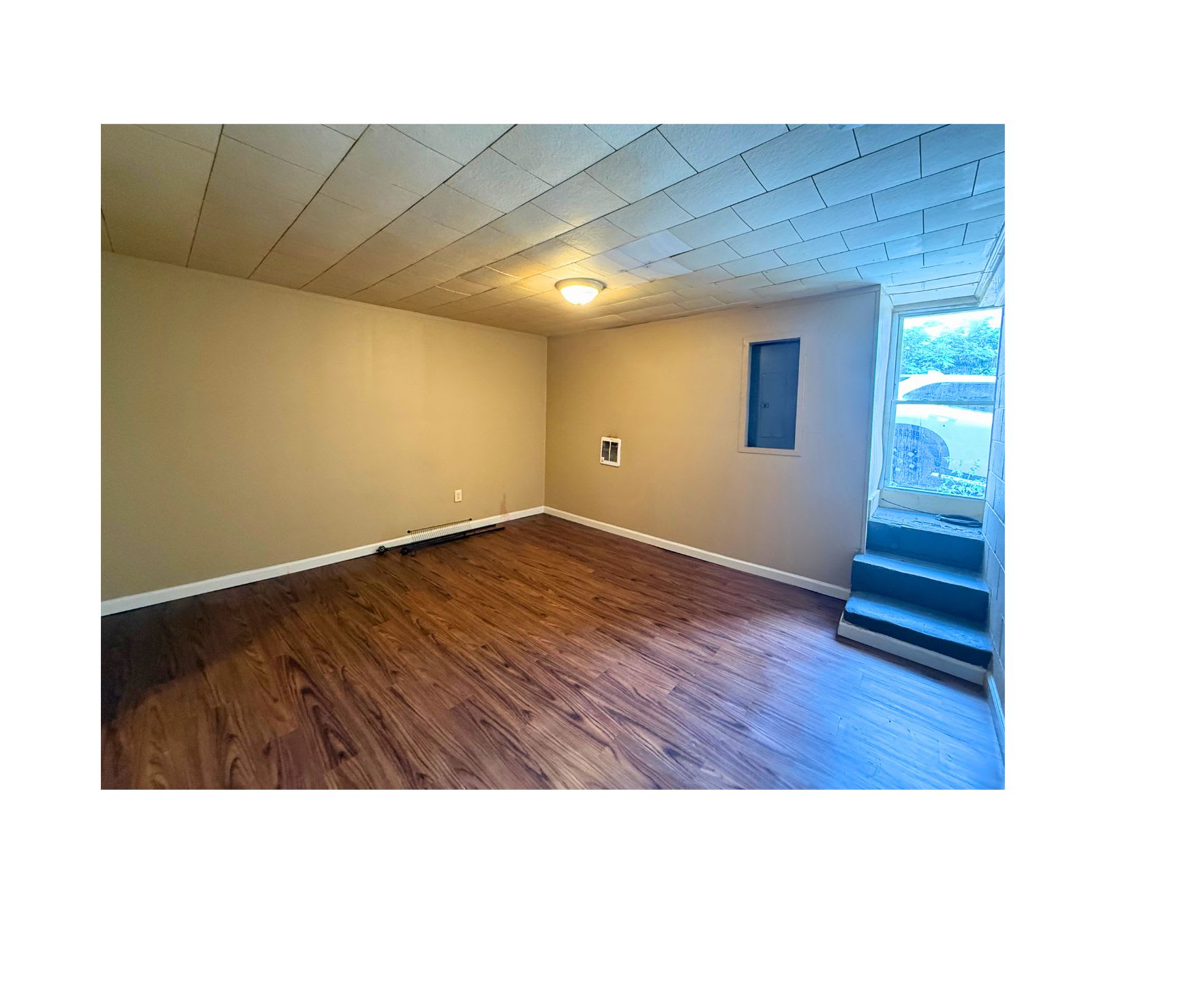 152 East Market Street – photo 5