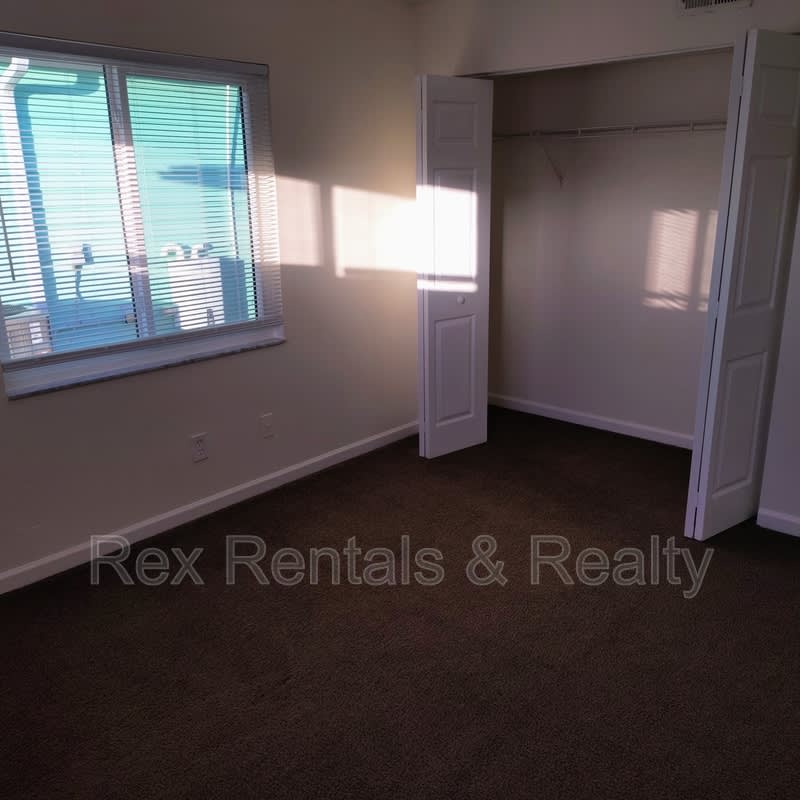 2820 Dupont Street South – photo 2