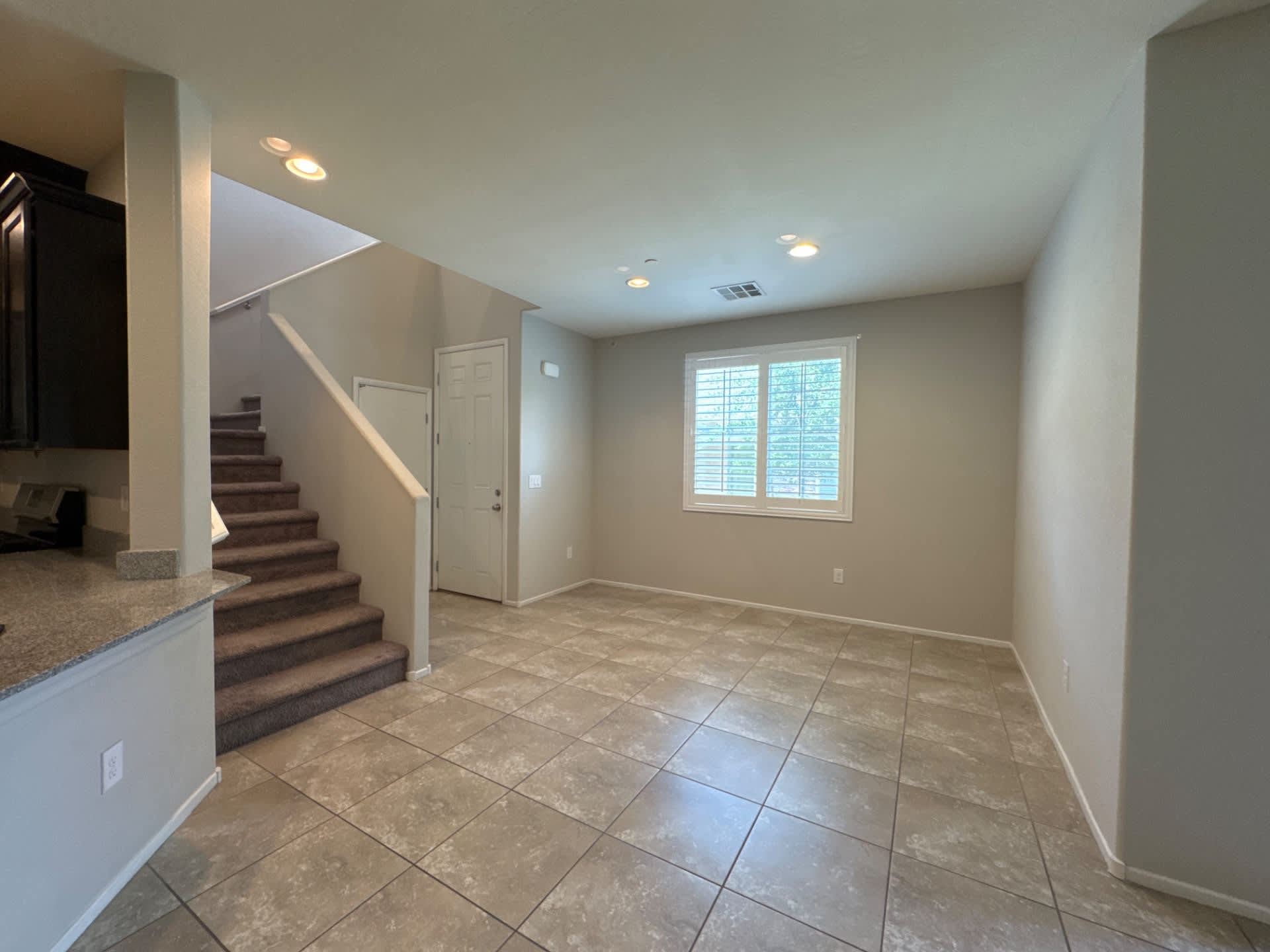 6132 Scarlet Leaf Street – photo 3