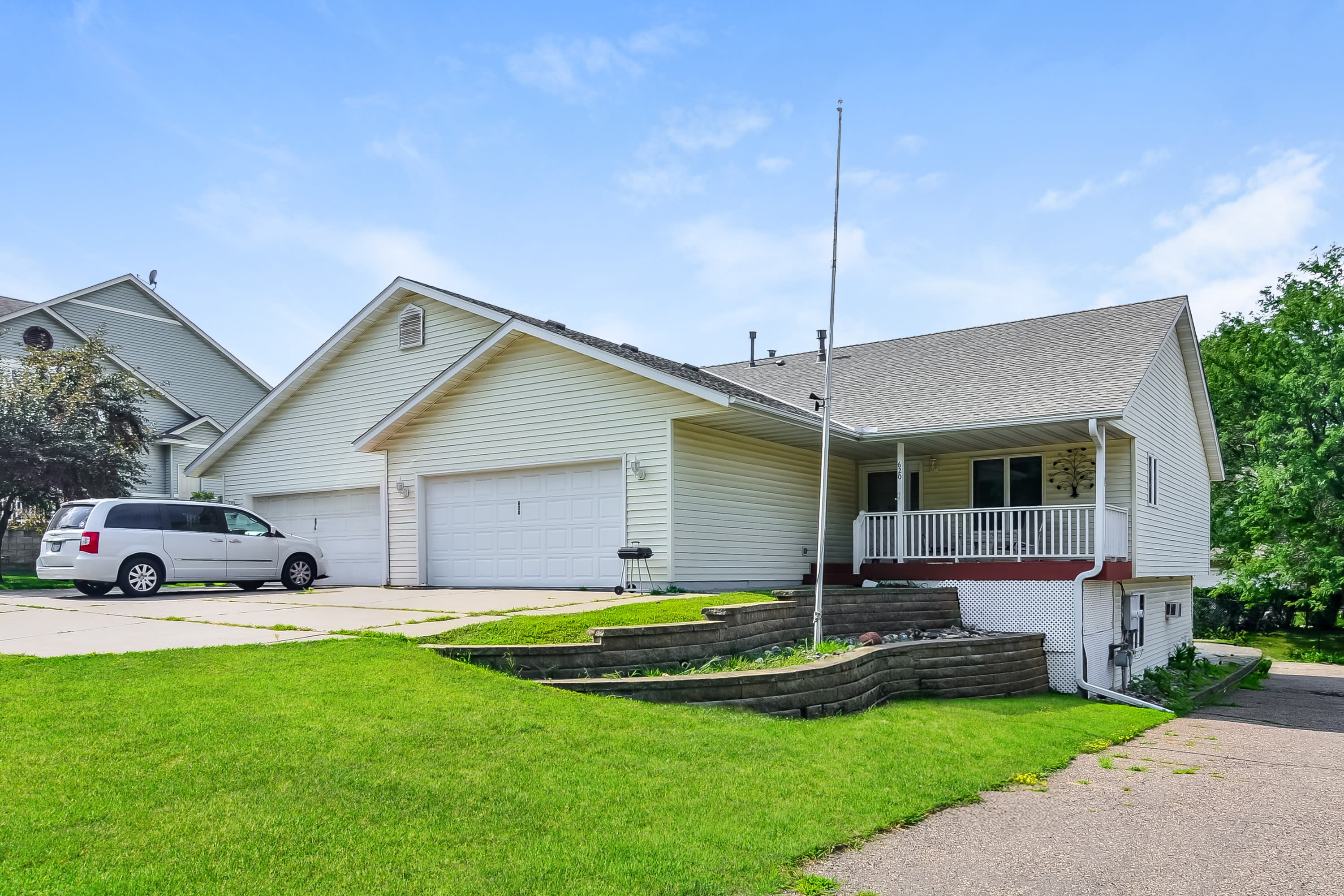 624 Pleasant Drive – photo 3