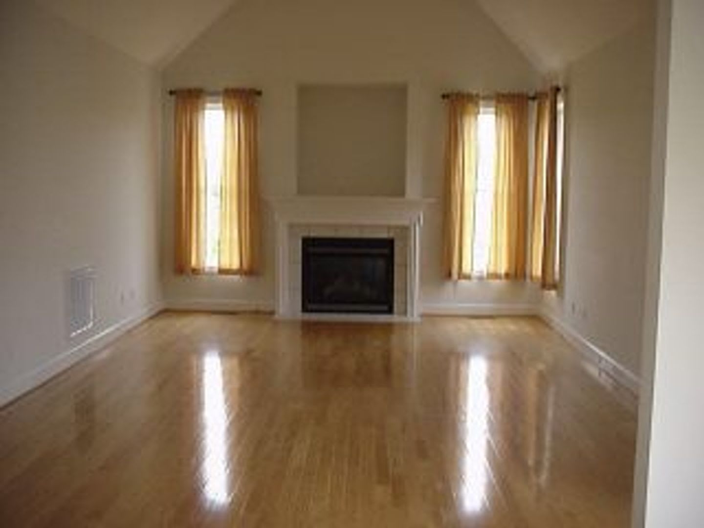 Blacksburg, 3 BR / 2.5 BA Available August 14 – photo 4