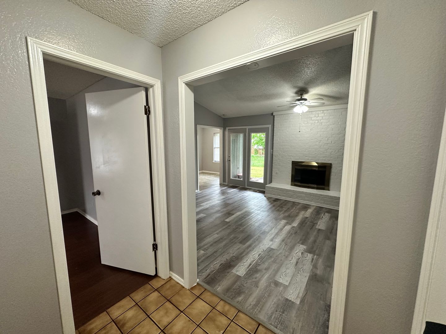 Adorable 1 Bedroom 1 Bathroom Duplex For Rent – photo 3