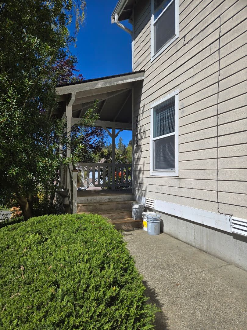 3 Bedroom Duplex in Convenient Kingston Location! – photo 2