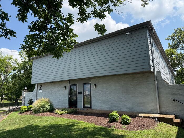 1900 Richard Jones Road – photo 1