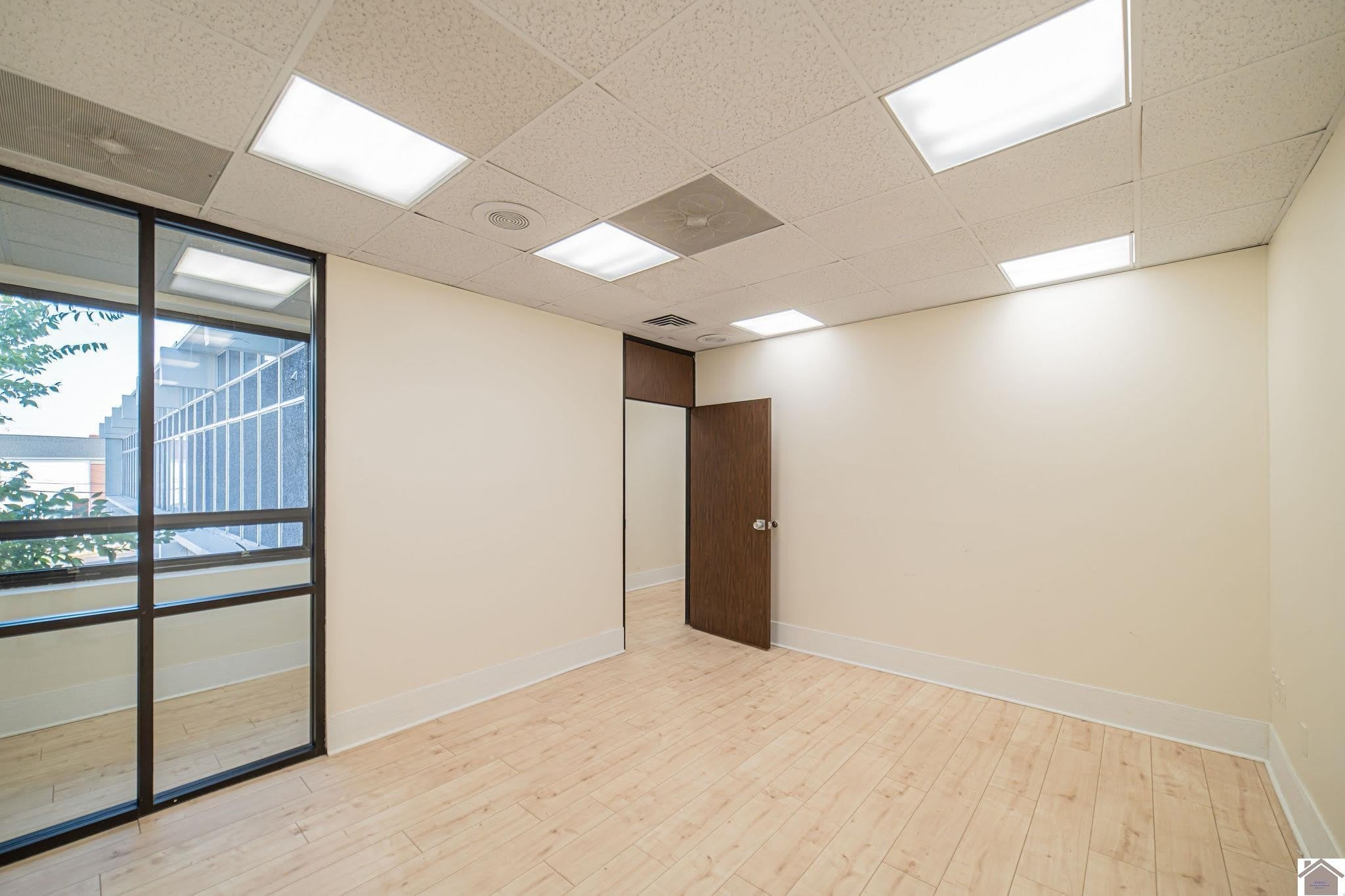 1016 Main St – photo 2