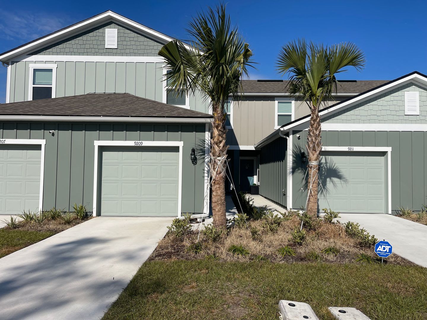 3/2 Townhome in Bay Pointe! Near I-95 and Shopping! – photo 4