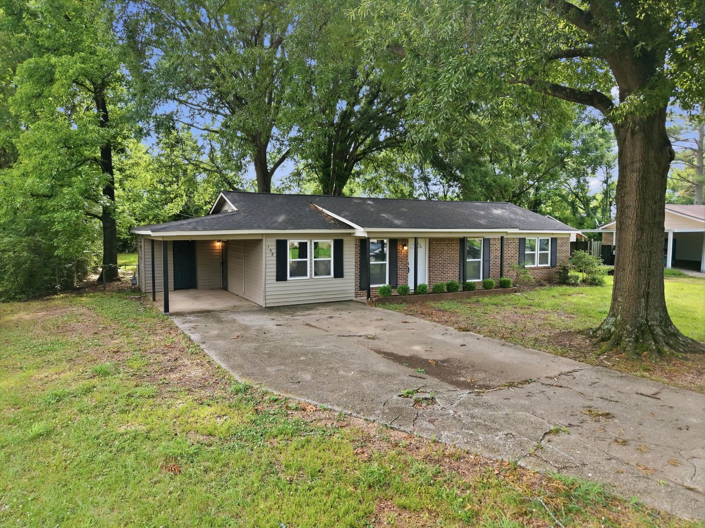 Charming 3BR/1BA Home in Decatur, AL – photo 2