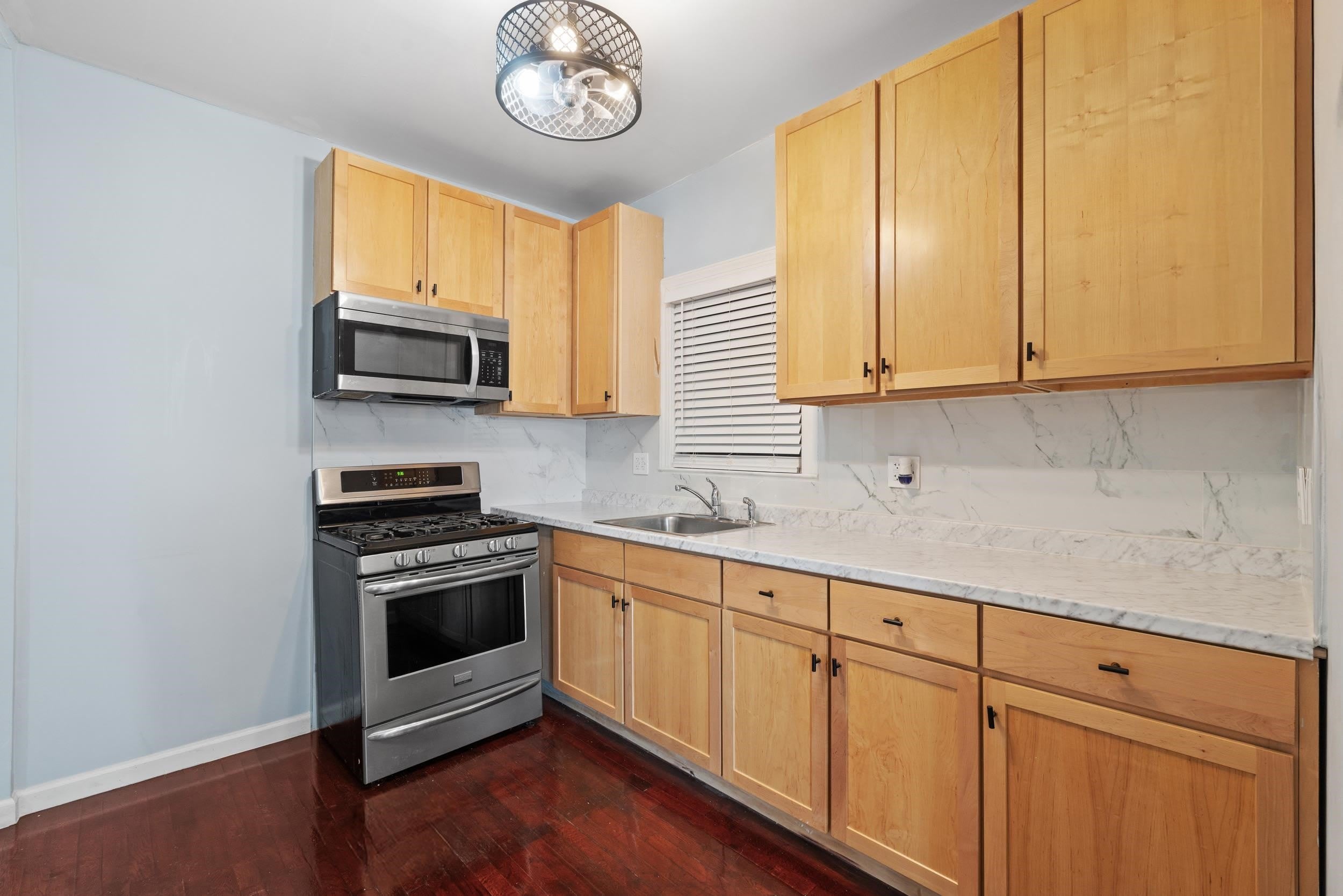 257 KENNEDY BLVD – photo 5