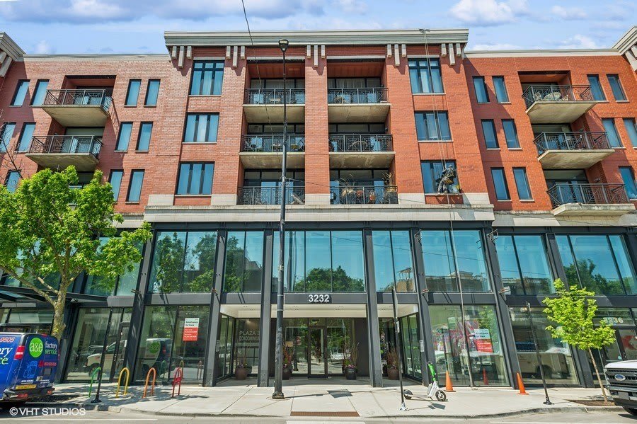 3232 N Halsted Street – photo 1