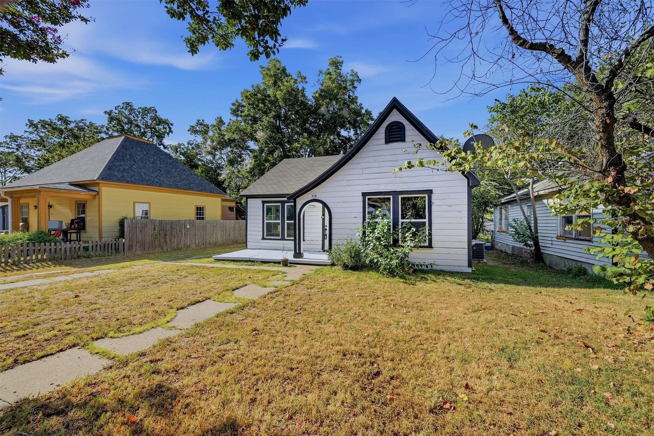 716 W Heron Street – photo 3