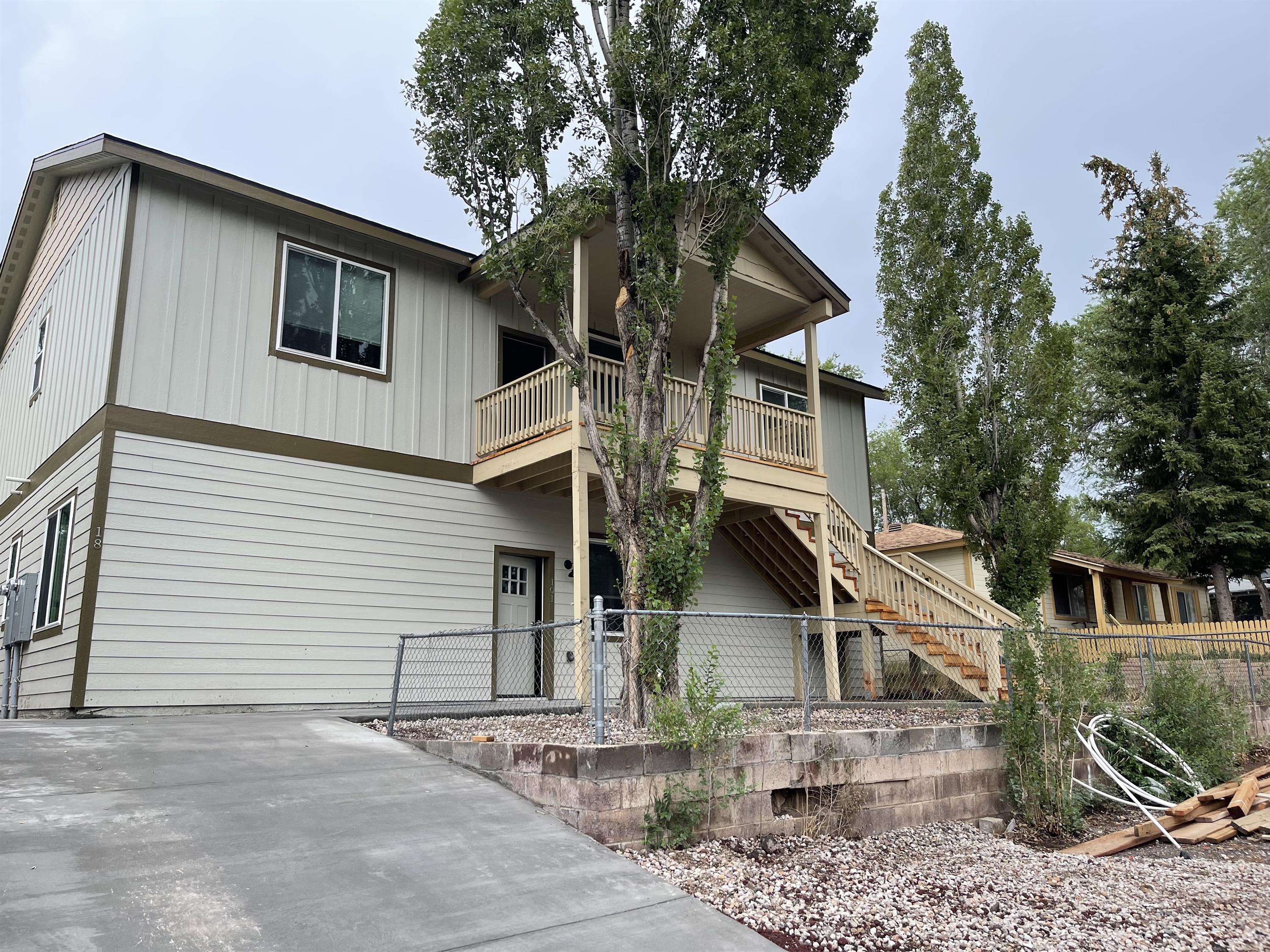 18 Pinegrove – photo 2
