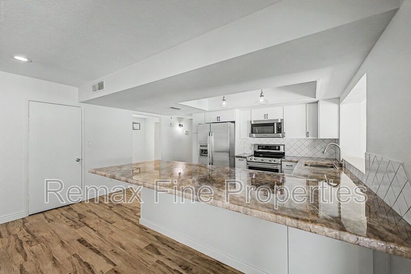 5228 E Karen Drive – photo 2