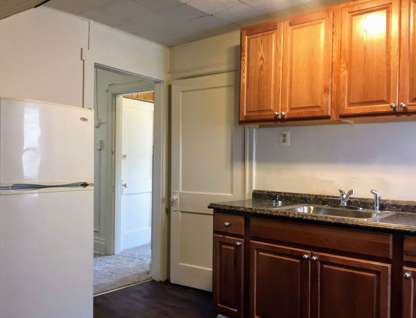 Lovely One Bedroom Apartment in Squirrel Hill – photo 2