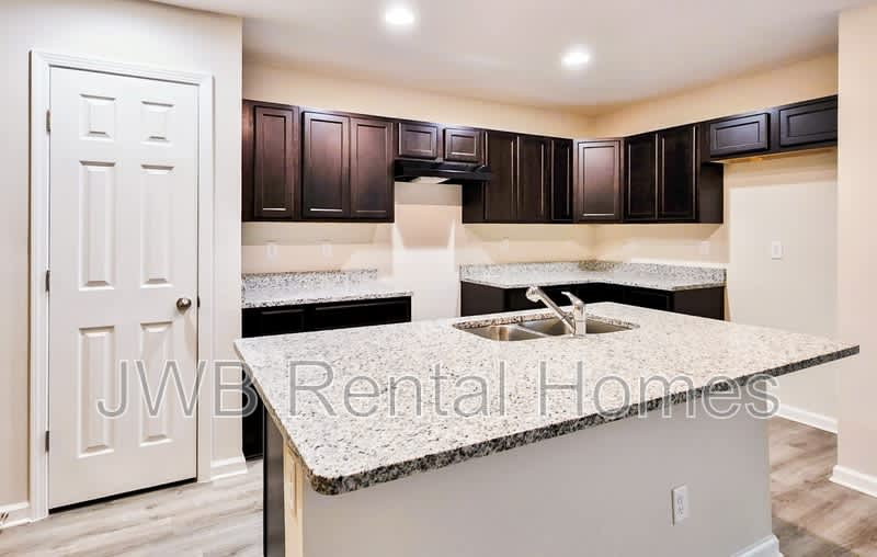 1370 Orton St – photo 2