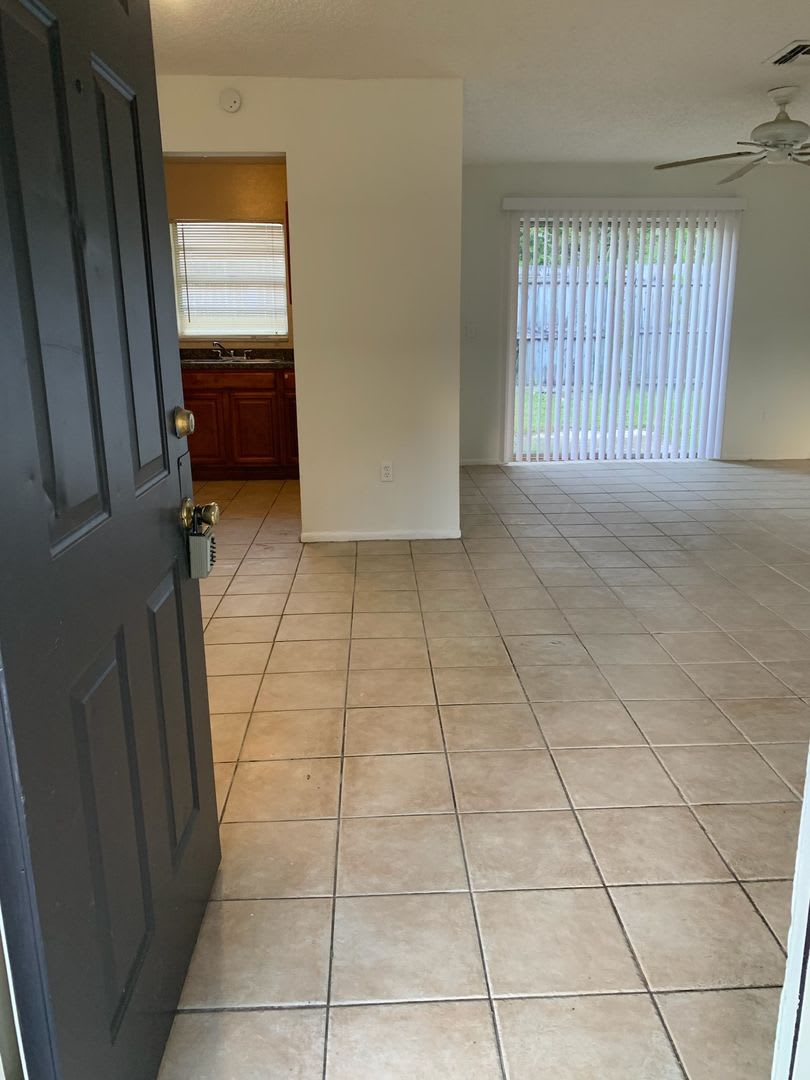 Charming 3 Bed 2 Bath duplex in the heart of Orlando – photo 3