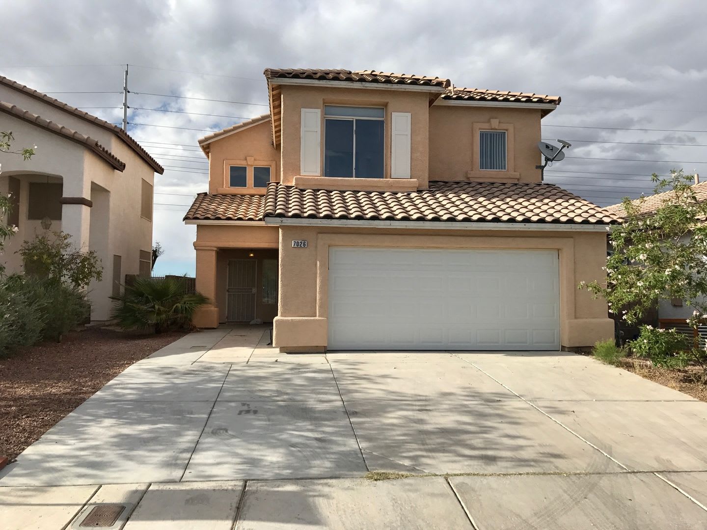 GREAT HOME CENTRALLY LOCATED WEST OF STRIP- NO HOA – photo 1