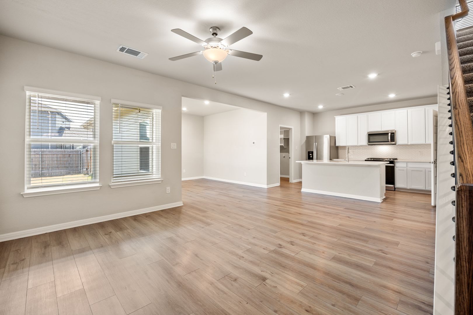 Like New in Durango Farms!!!! – photo 2