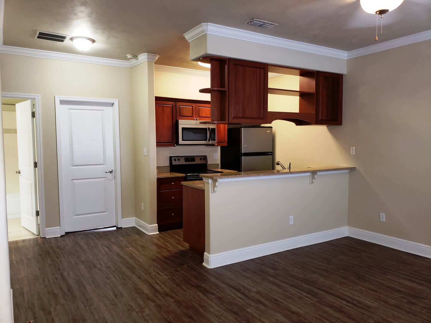 3 Bedroom 3 Bath Town Home For Rent In Univerity Green S Gated Community With A Pool And Renting For 1475 Per Month – photo 5