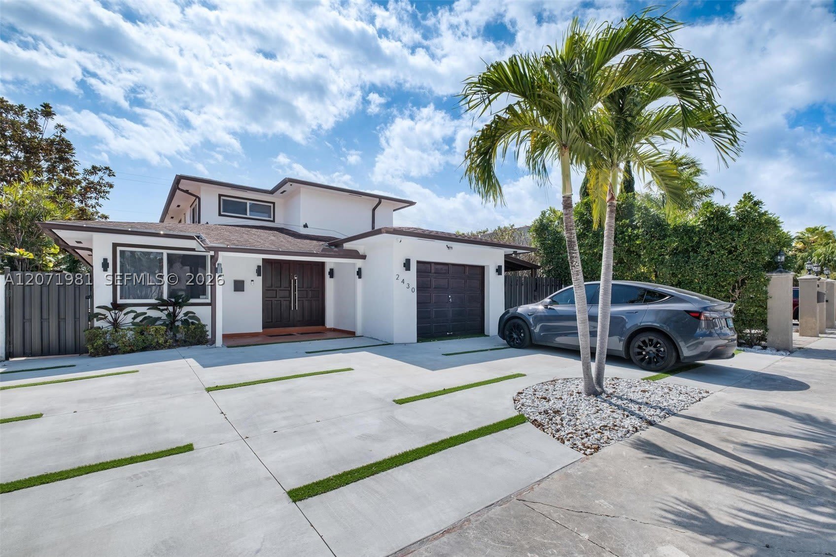 2430 SW 22nd Ter – photo 2