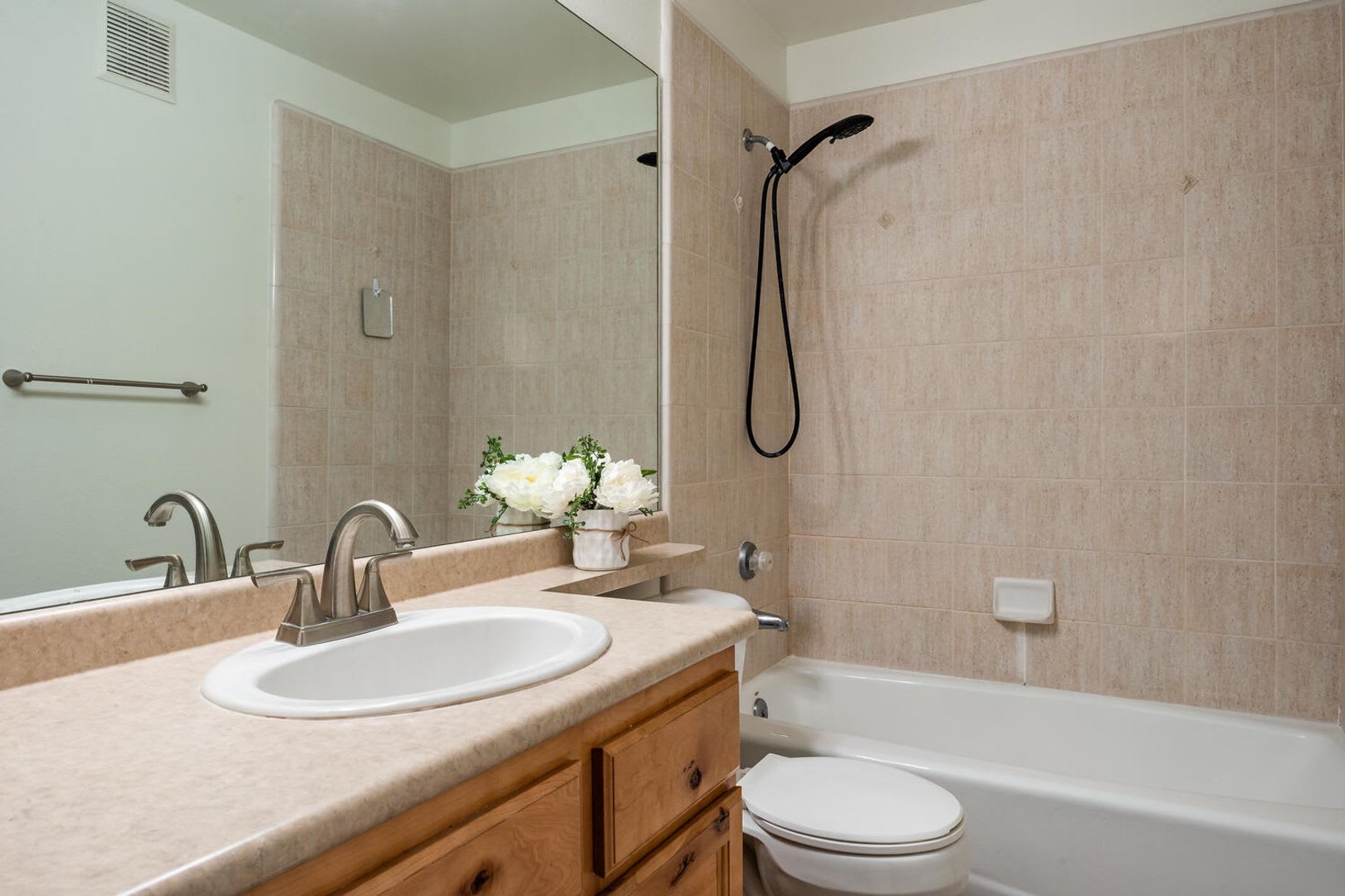 Pinebrook Condo Near Bus Line – photo 5