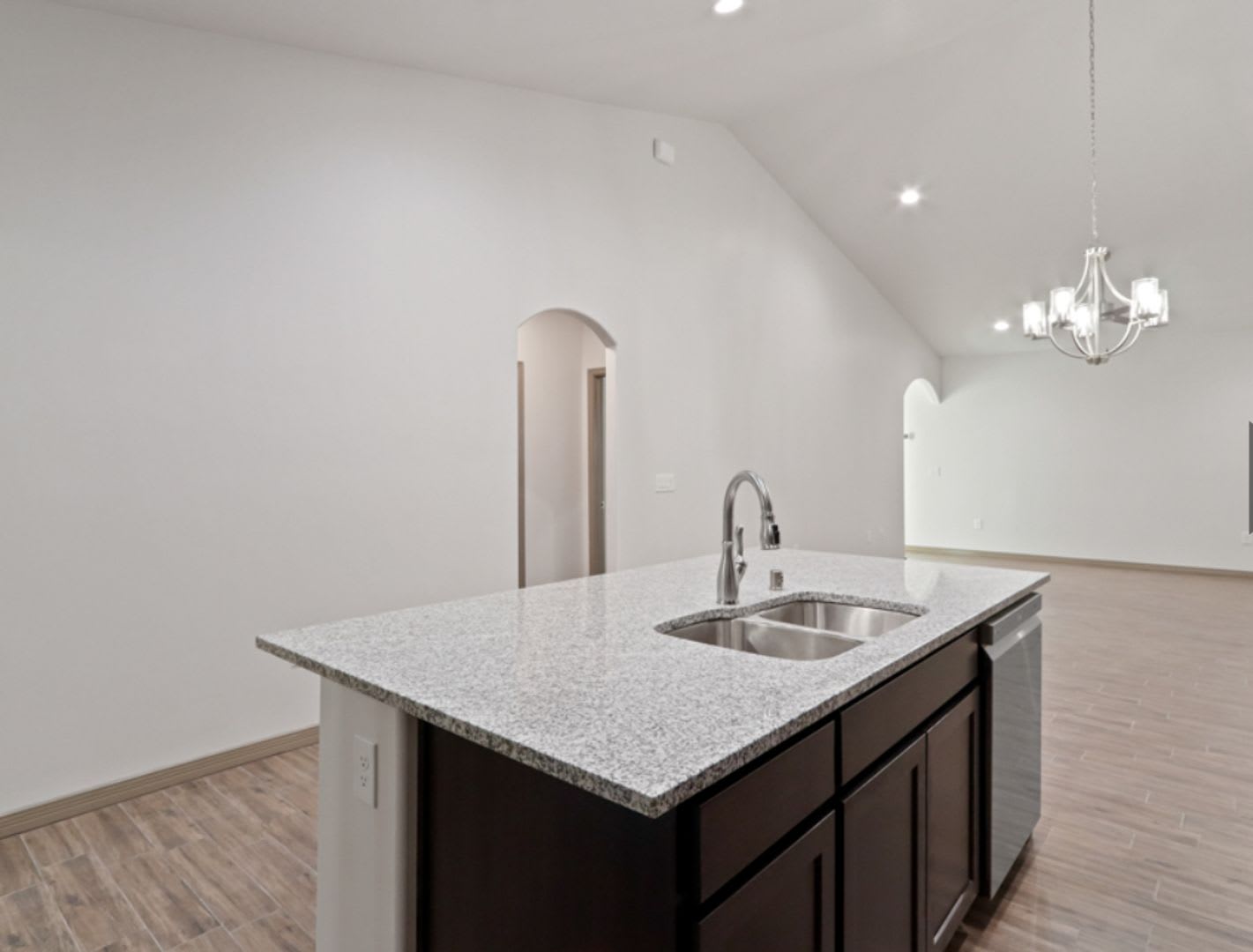 Newer Townhome Offering 500 00 Off The First Months Rent – photo 2