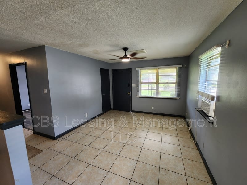 2703 Gregg Avenue – photo 5
