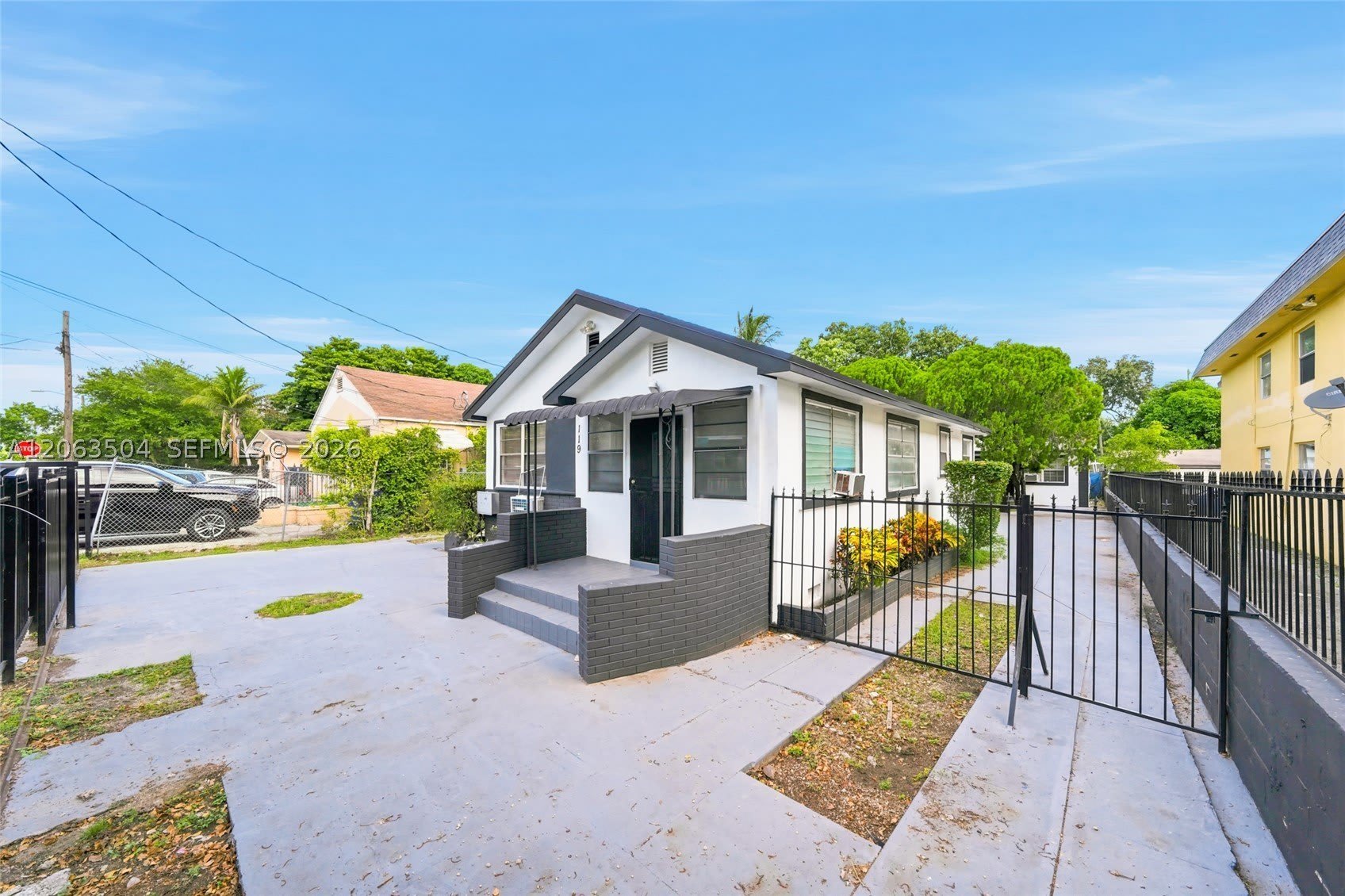 119 NE 56th St – photo 4