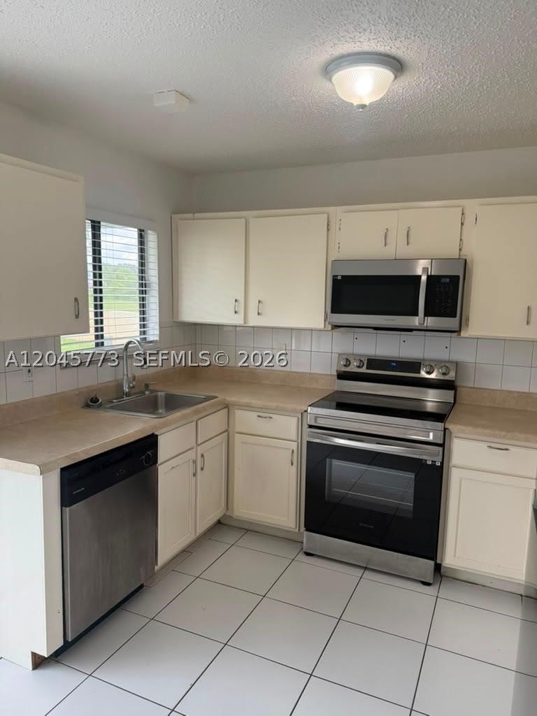 798 Sw Claudia Ave – photo 3