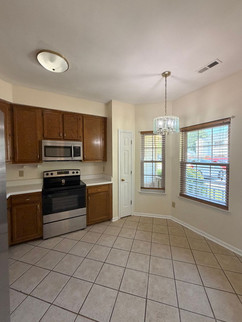 301 Wrought Iron Bend (Smithy Glen) Yorktown 23693 – photo 5