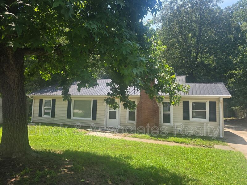 2612 Ernest St – photo 1