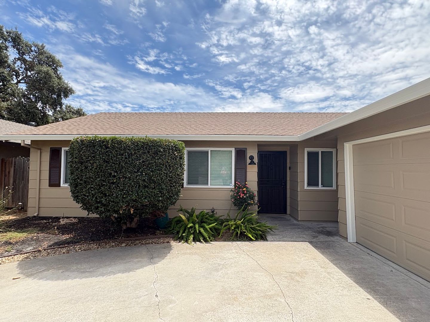 3 Bedroom, 2 Bathroom Galt Home – photo 2