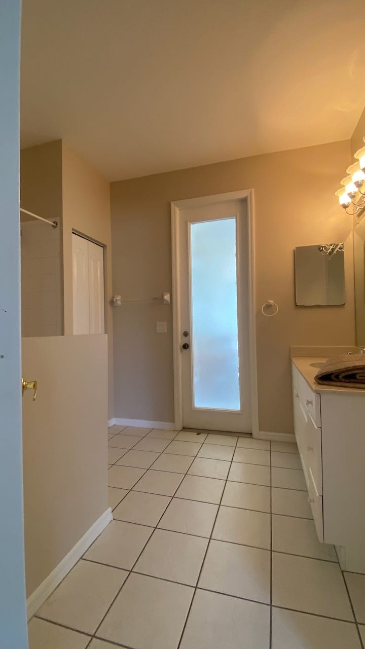 153 Southeast 1st Avenue – photo 1