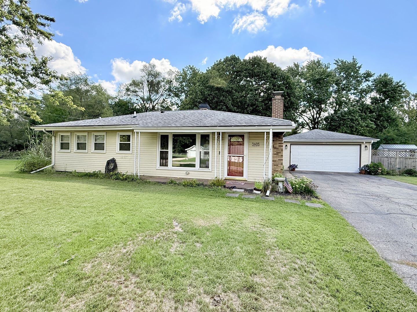 Charming 3-Bedroom Ranch with In-Ground Pool & Large Fenced Yard – photo 1