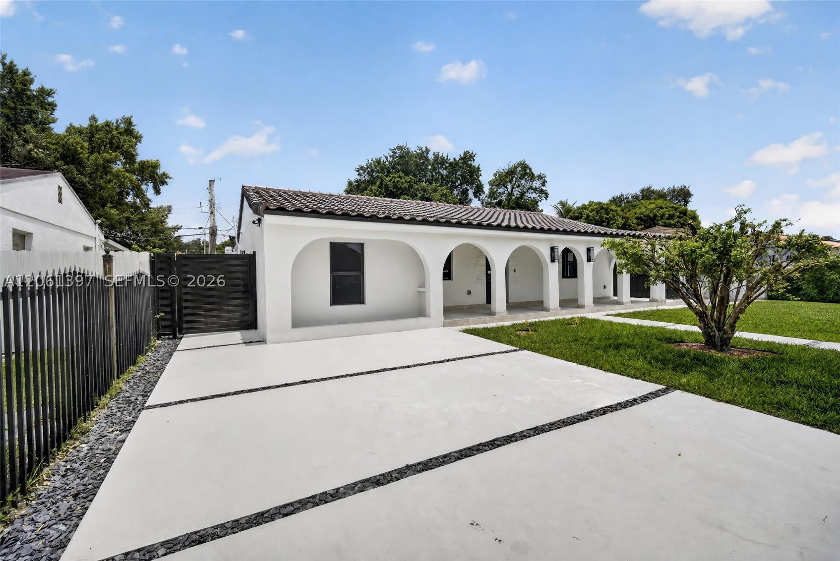 1011 NW 30th Ct – photo 5