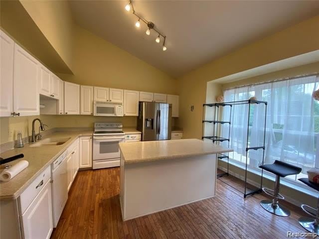 758 Sandalwood Drive – photo 5