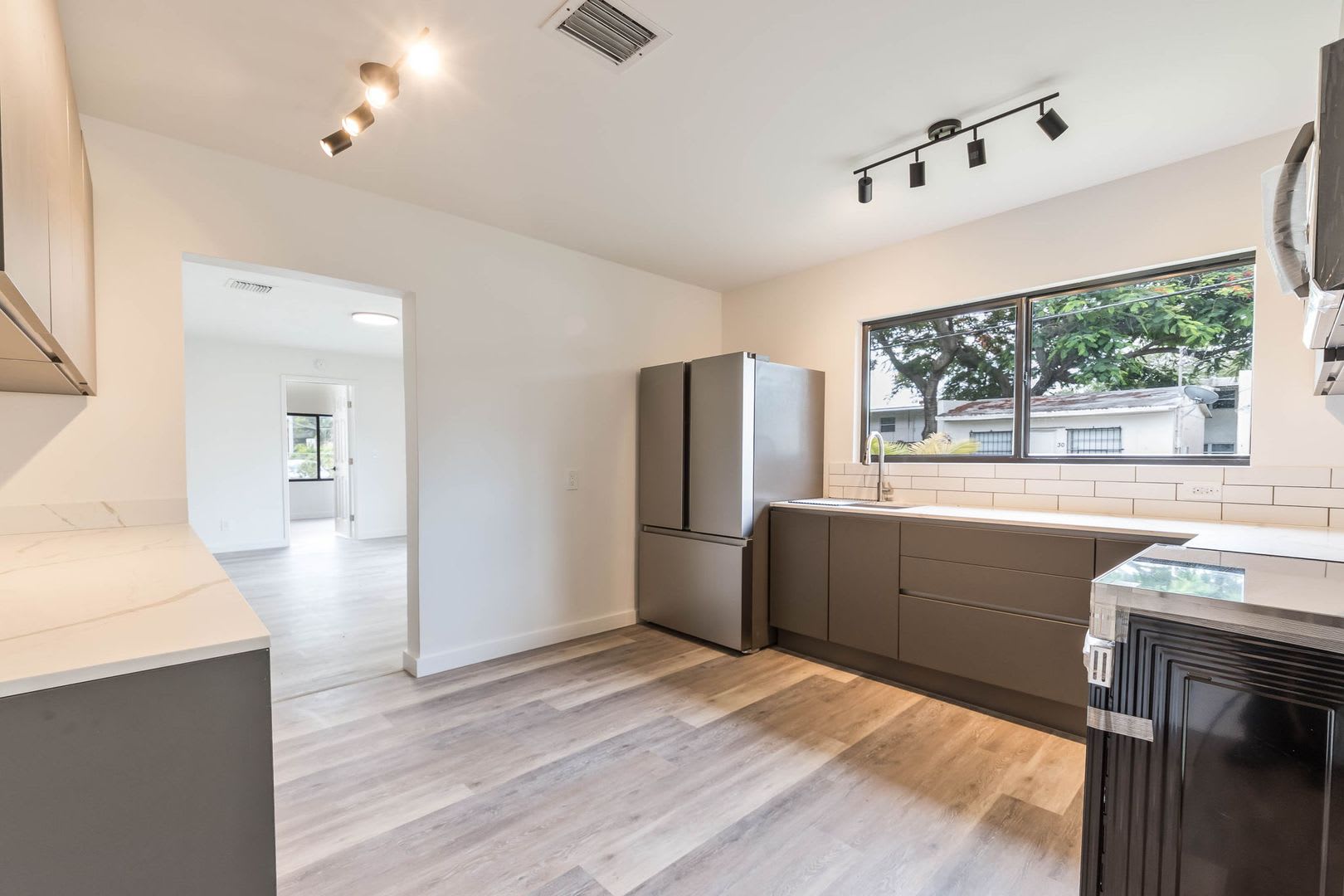25 NW 78th St – photo 1