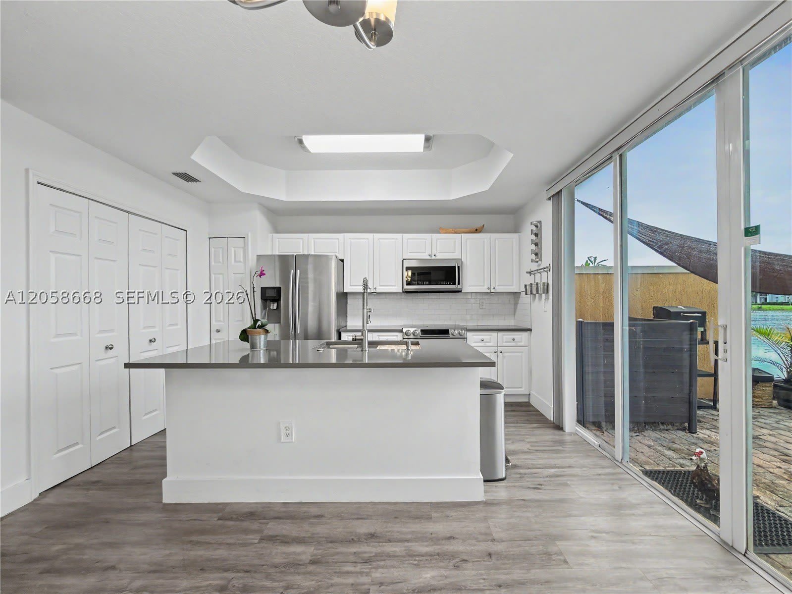 10573 SW 6th St – photo 2