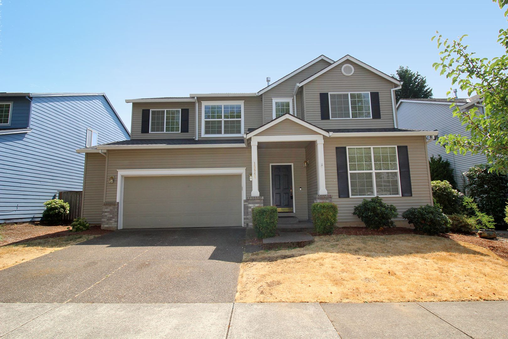 Custom-Built 5 Bedroom/3 Bath Home In A Great Sunnyside Neighborhood – photo 2