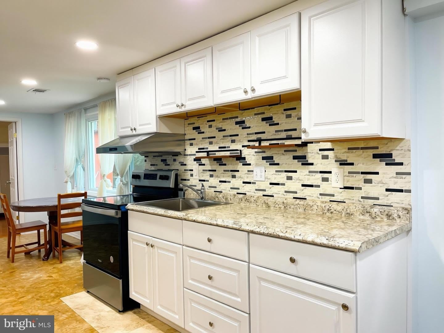 9122 BRIDGEWATER ST #UNIT A – photo 5