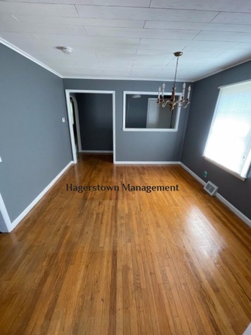 Single Family Home in Big Pool – photo 3