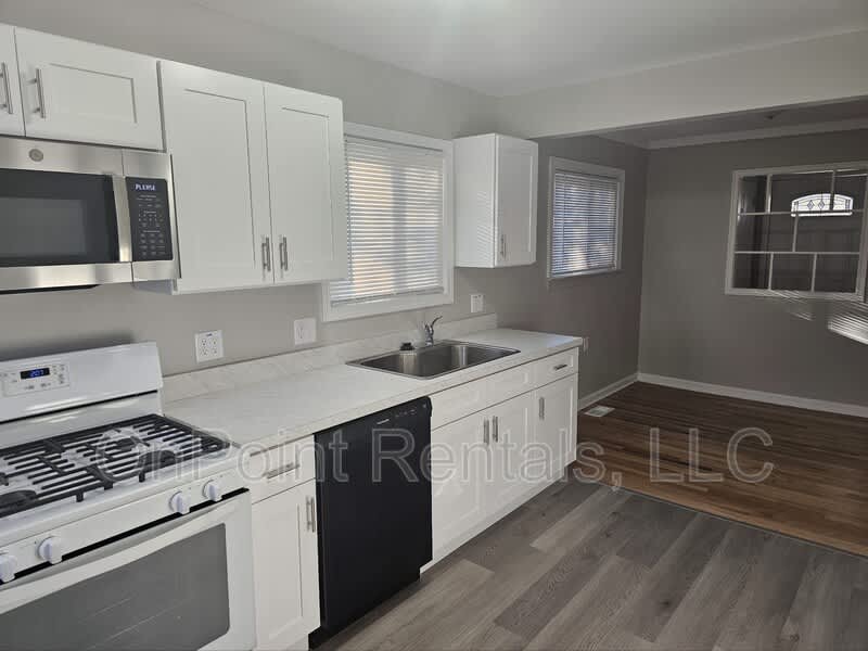 26539 Clarita Street – photo 3