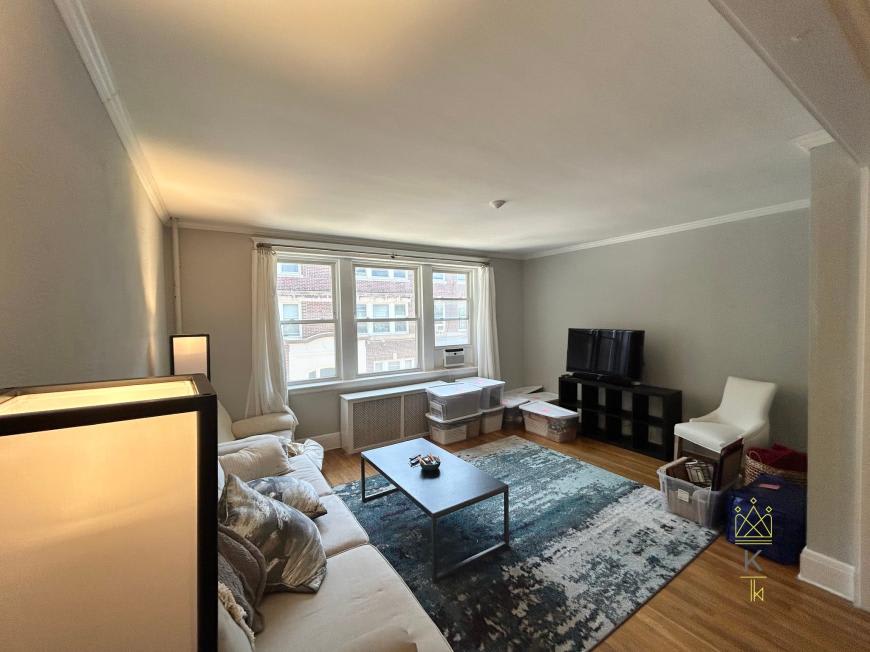 42 Longwood Ave. – photo 2