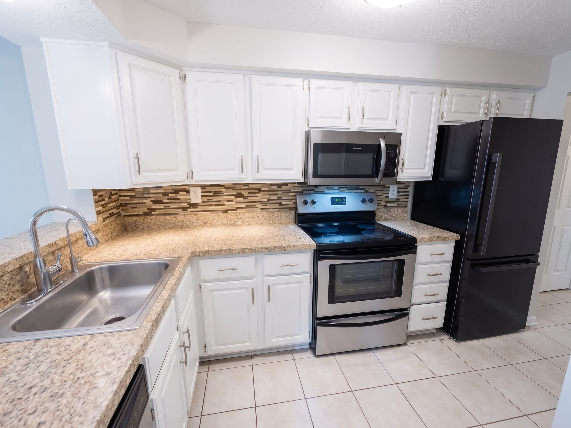 823 Stratford Way – photo 3