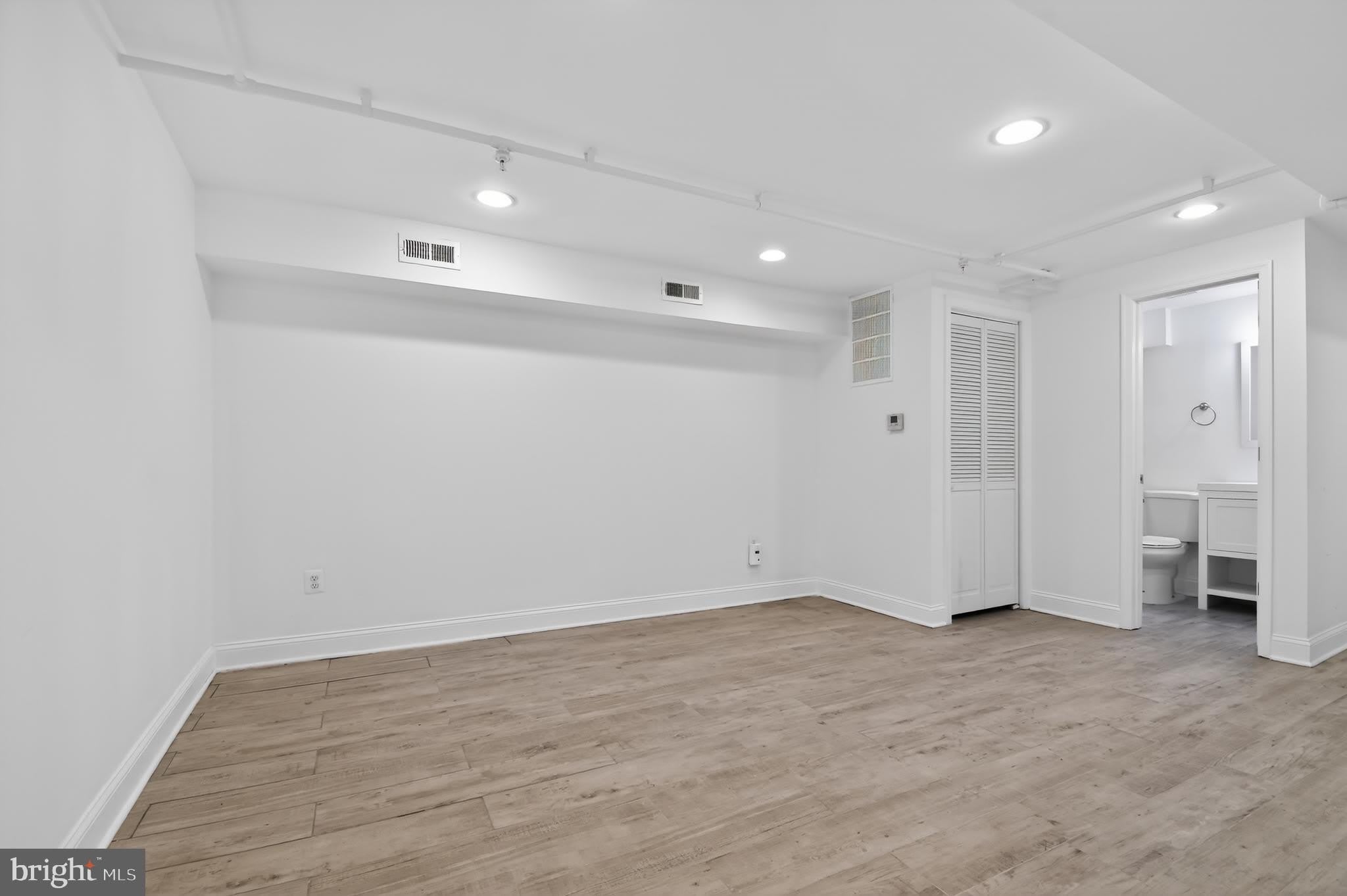 1707 N CAPITOL Street NE – photo 3