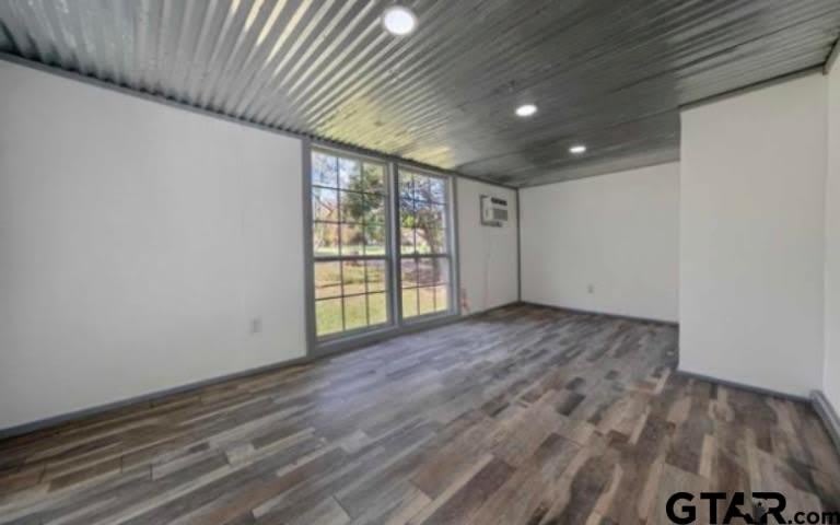 10881 Hillside Drive – photo 5