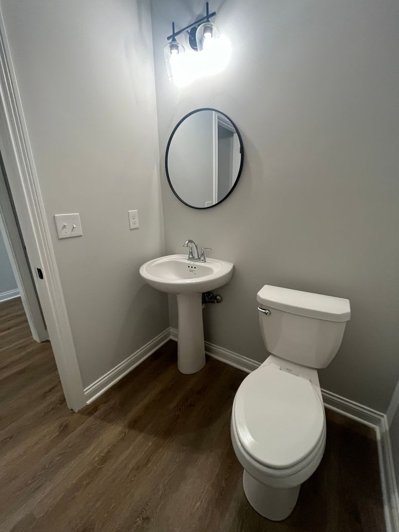 Modern Townhome with 2 Car Garage in Rich Pond/ South Warren School District – photo 5