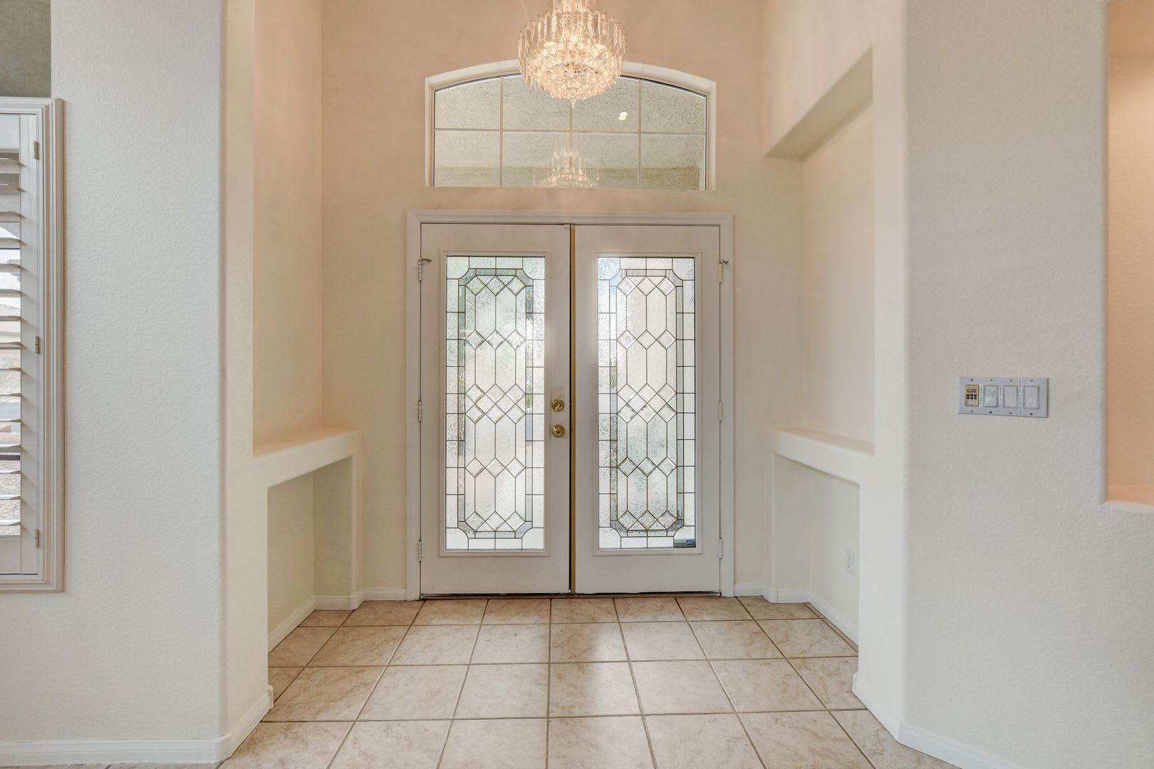 Beautifully Renovated 4BR with Pool & Spa – photo 3
