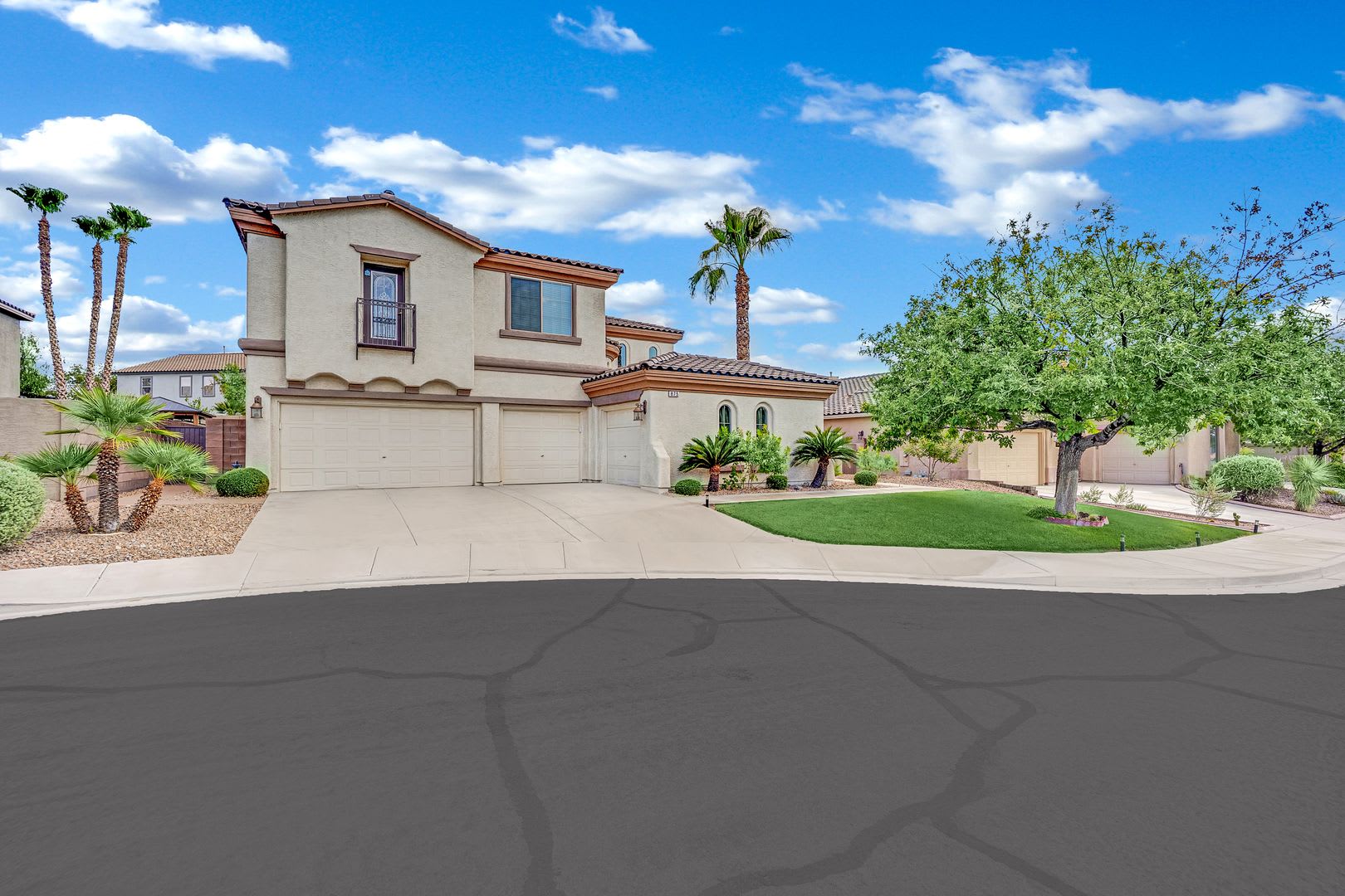 Modern Henderson Haven with Heated Pool, Spa & Solar Savings – photo 4