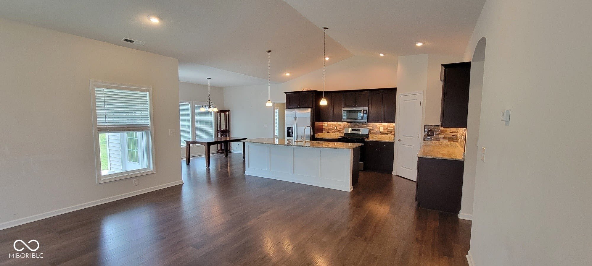 3715 W Denise Drive – photo 2